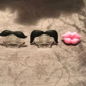 Comical baby soothers